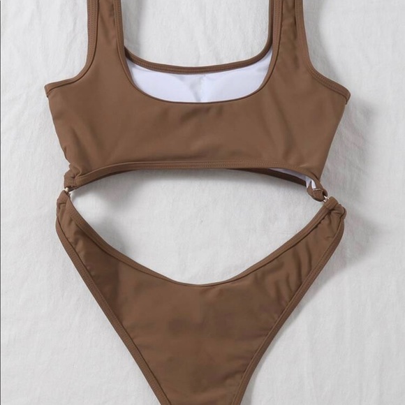 Cut-Out One Piece Swimsuit - Picture 3 of 5